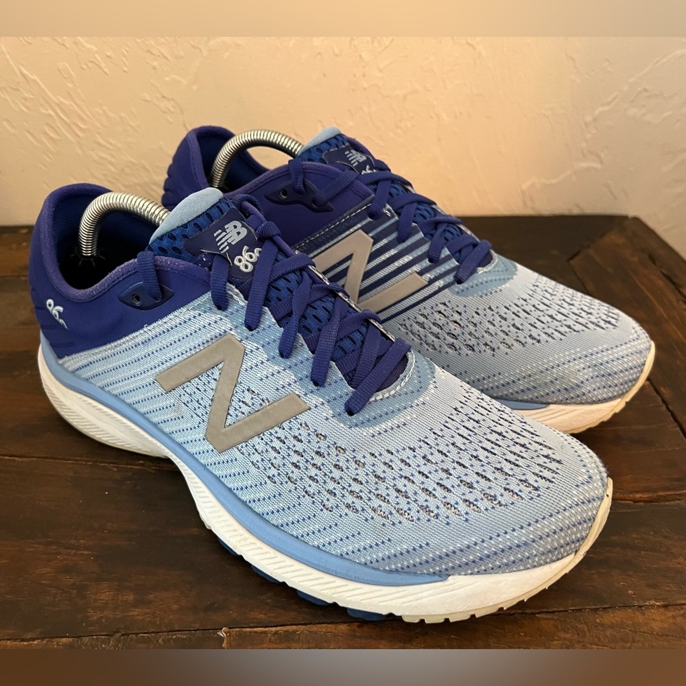 New Balance 860 v10 Carolina Blue With Moon Dust Women's Size 12 Sneakers